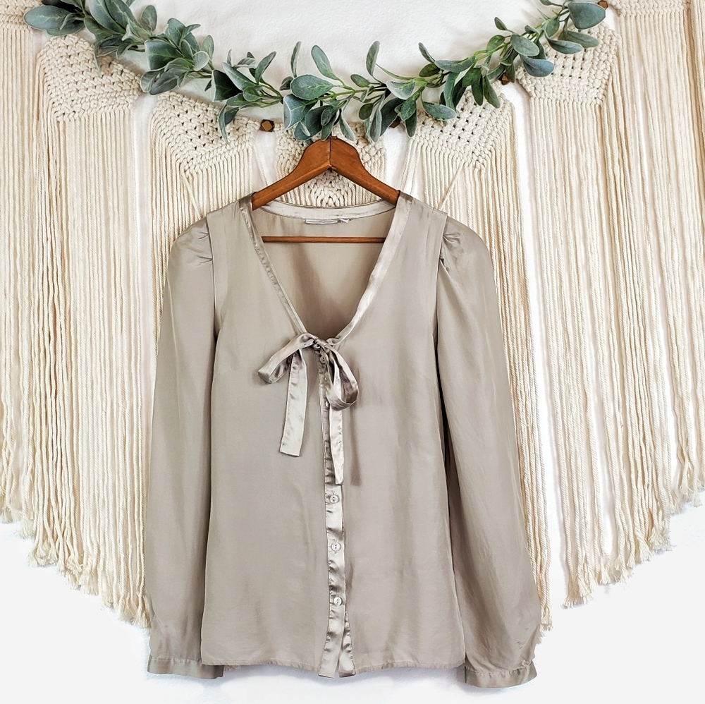 💓SOLD💓Halogen Bow Collar Silk Tie Blouse Nude Taupe Puff - Picture 1 of 13